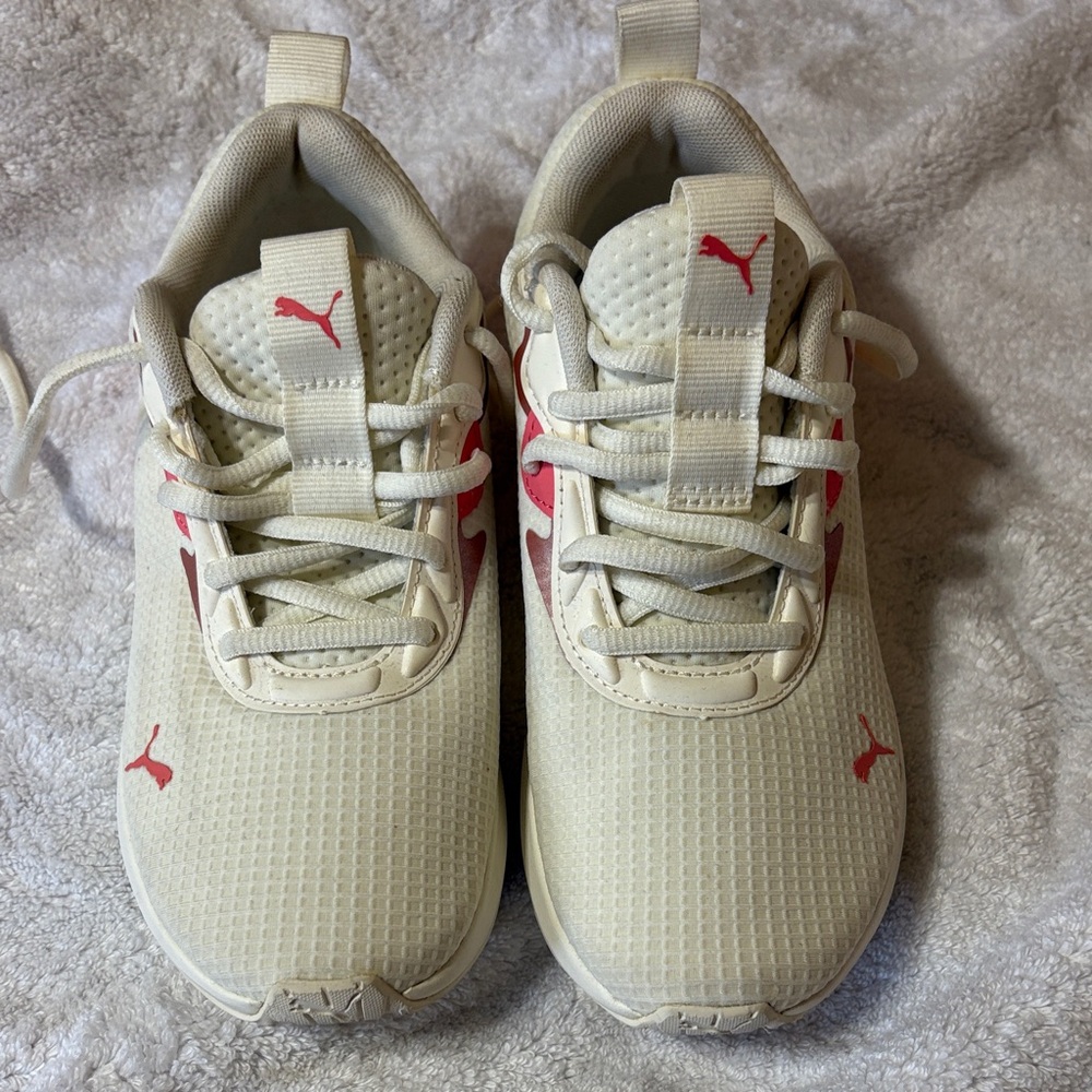 Puma Kids Sneakers in Cream and Red